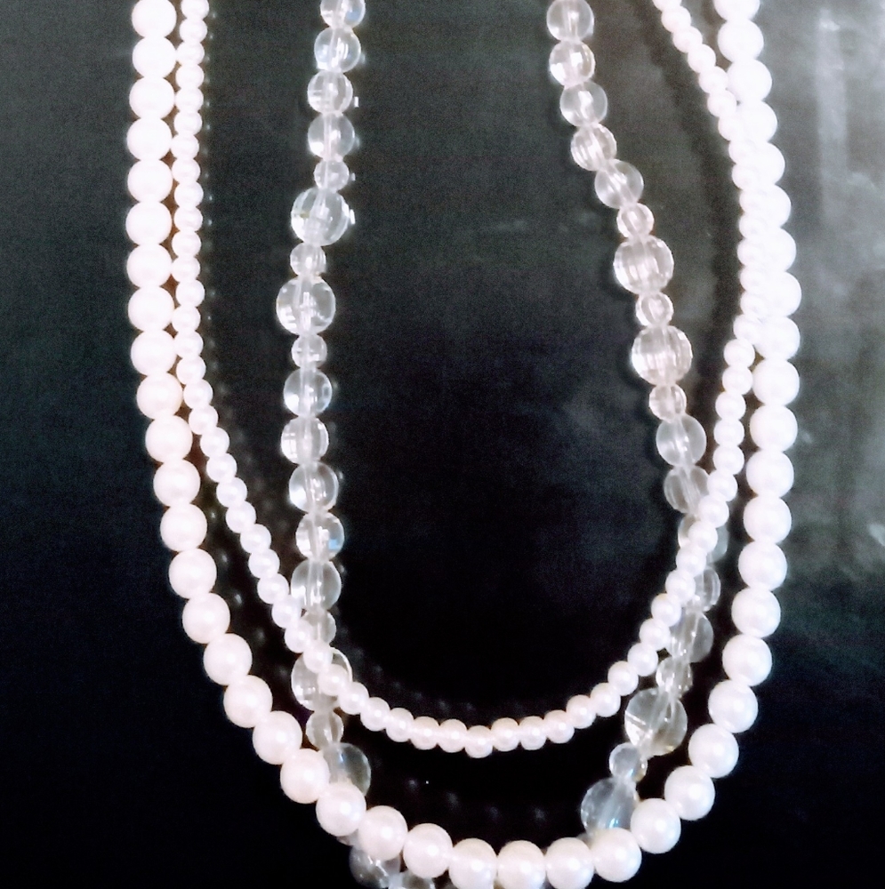 BEADED NECKLACE - Picture 3 of 3